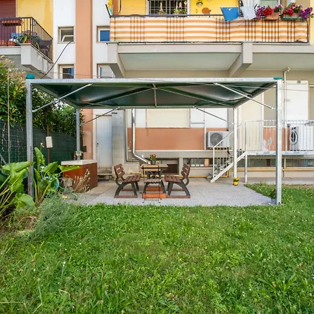 New House Apartment
